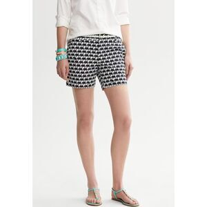 BANANA REPUBLIC White with Black Elephants Sz 4 Petite MILLY Style Cotton Shorts